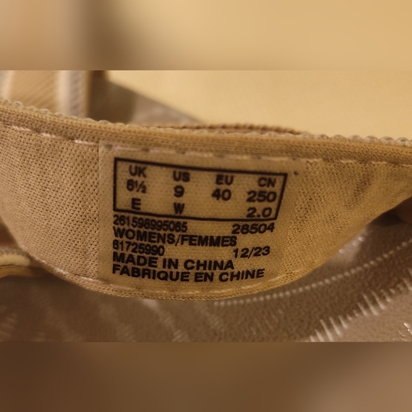 Clarks Cloudsteppers Tan Sandals Flip Flops Cross-Strap Soft Cushion Comfort - Picture 7 of 8